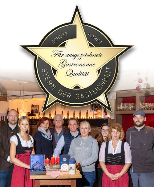 sterndergastlichkeit-gf Das Wirtshaus trägt die Auszeichnung "Stern der Gastlichkeit" / Foto: Geschäftsführung, Betriebsleiter und einige deiner neuen Kollegen.